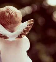 Nem véletlen történik: 5 finom jel, amivel az őrangyalod próbál megszólítani