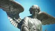 Az égiek üzennek: 5 jel, hogy az őrangyalod próbál kapcsolatba lépni veled