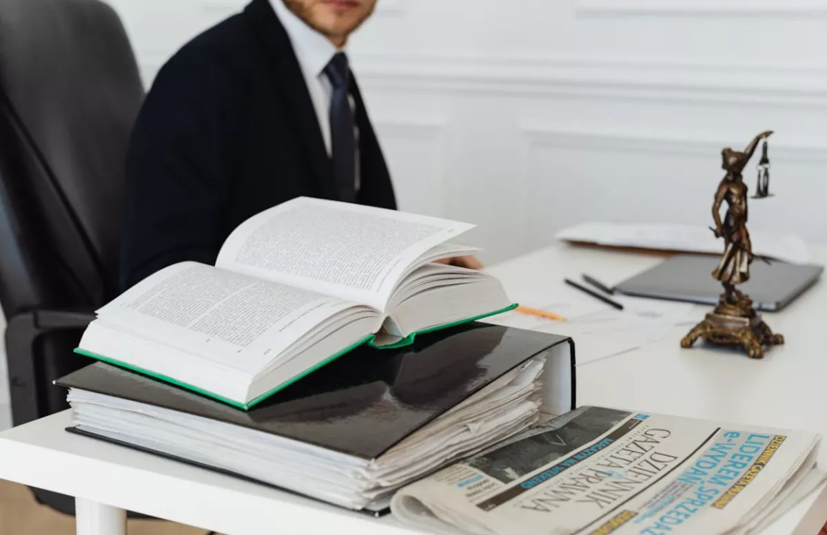 Mit mond a Btk. a garázdaságról és a közfeladatot ellátó személy elleni erőszakról?