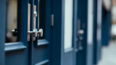 Mitől lesz valóban biztonságos egy bejárati ajtó?