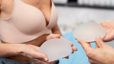 Mellplasztika: Milyen lehetőségeid vannak a kívánt forma elérésére?