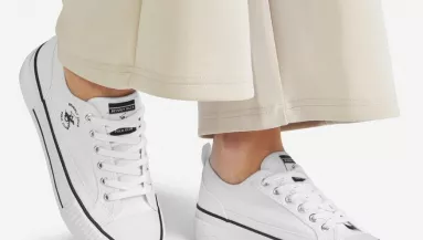 Bőr vagy vászon tornacipő? Mely női modellek a legjobbak tavaszra? Jöjjenek a kipróbált tippjeink!