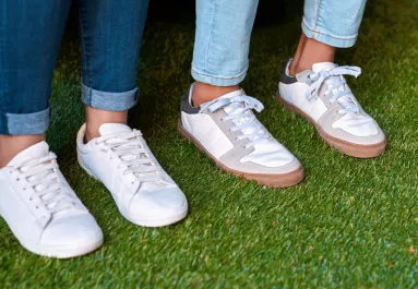 A legdivatosabb sneakerek nőknek – így válaszd ki a stílusodhoz illőt