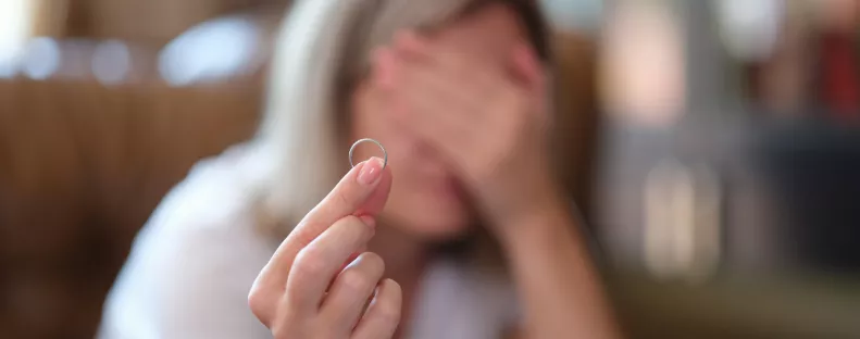 Megérkezett a baba, majd megcsörrent a telefon: a nő megtudja férje titkát