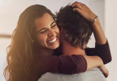 Ez a 6 tulajdonság tesz majd „főnyeremény barátnővé” a férfiak szemében