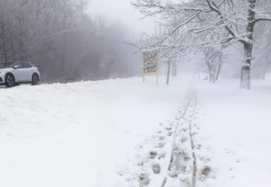 60 km/h-s szél, extrém hideg, és hófúvás: 10 vármegyére narancs riasztást is kiadtak