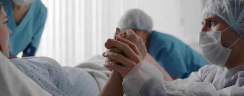 Meglátja Patricia  a gyermekét a születése után és sokkot kap