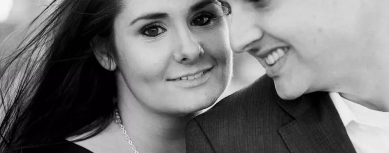 Megtalálja a 9. osztályos évkönyvét a nő és váratlan felfedezést tesz benne