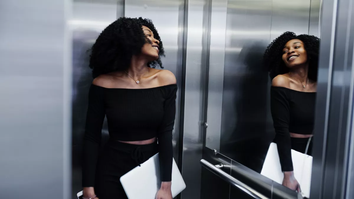 Tudtad? 3 ok, amiért a liftekbe gyakran tükröt tesznek