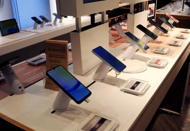 Ezek a legjobb mobilok most 80 ezer forint alatt a tesztek alapján