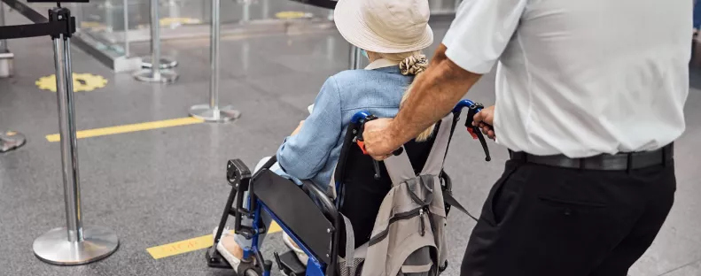 Borzalom a reptéren: a halott feleségével akart repülőre szállni egy férfi