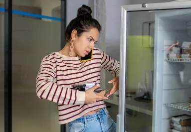 Amit egy anya a munkahelyi fagyasztóban talál, nehéz döntés elé állítja