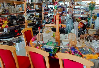 Használt táskát vett a nő a turkálóban: amit benne talált, sokkolta