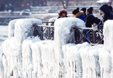 70 km/h-s szél, ónos eső: megjött a vasárnapi előrejelzés - riasztást is kiadtak