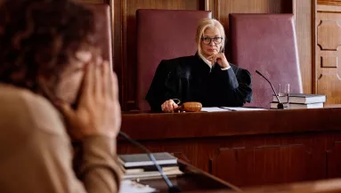 Gyilkos özvegy: százmilliós vagyonért ütötte el Ramona a 23 évvel idősebb Petert?