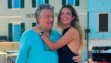 "Gyomorforgató" - 40 évvel idősebb tanárához ment hozzá a 23 éves lány: ezt mondja ő