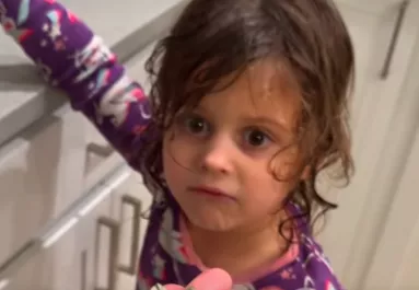 Kinyitja a kislánya hátizsákját az anya és tudja: ebből rendőrségi ügy lesz