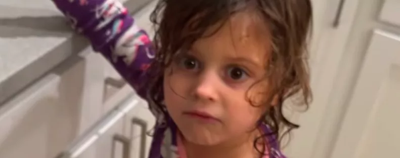 Kinyitja a kislánya hátizsákját az anya és tudja: ebből rendőrségi ügy lesz