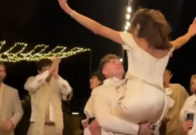 Videót posztolt anyja esküvői táncáról a vőlegény: szétszedik a nőt a kommentelők