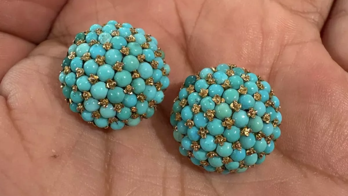 300 forintért vett fülbevalót a bolhapiacon: amikor kiderült a valódi értéke, sokkot kapott