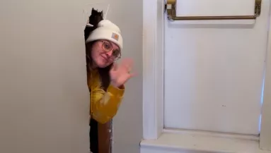 Két falat nyit meg egy csapat a régi kúriában: amit mögötte találnak, attól eláll a lélegzetük