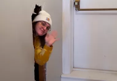 Két falat nyit meg egy csapat a régi kúriában: amit mögötte találnak, attól eláll a lélegzetük