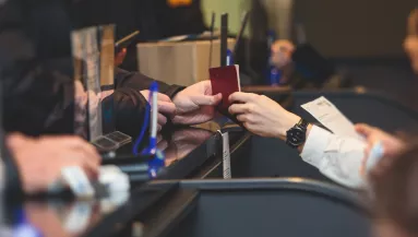 Egy friss eset rávilágít: egyetlen hiba az útlevéllel, és ugrott az utazás