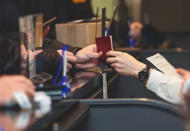 Egy friss eset rávilágít: egyetlen hiba az útlevéllel, és ugrott az utazás