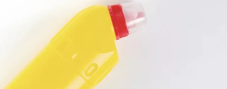 Lefolyótisztítót öntött egy baba szájába: ítélet született a volt bölcsődei dolgozó ügyében