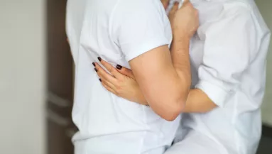 "Lélegzetelállító" szex: a saját anyjáért hagyta el a feleségét ez a férfi