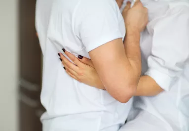 "Lélegzetelállító" szex: a saját anyjáért hagyta el a feleségét ez a férfi