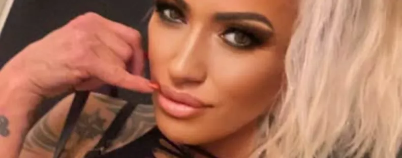 Beszélni, járni is elfelejtett: sztrókot kapott a magyar Pamela Anderson