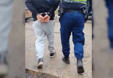 Megállították Zoli lesötétített BMW-jét a zsaruk: akit benne találtak, megdöbbentő