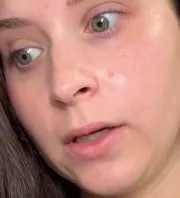 Elküldi a fiát az anya, rakja rendbe a szobáját: az eredmény pusztító