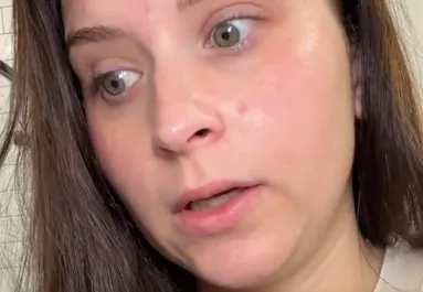 Elküldi a fiát az anya, rakja rendbe a szobáját: az eredmény pusztító