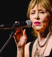 39 éve az egész ország az ő dalát dúdolta: ma senki nem ismeri fel ezt a 66 éves nőt