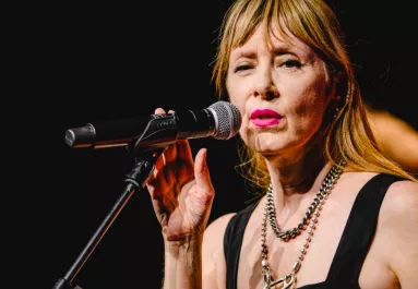 39 éve az egész ország az ő dalát dúdolta: ma senki nem ismeri fel ezt a 66 éves nőt