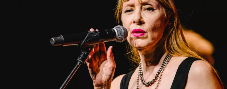 39 éve az egész ország az ő dalát dúdolta: ma senki nem ismeri fel ezt a 66 éves nőt