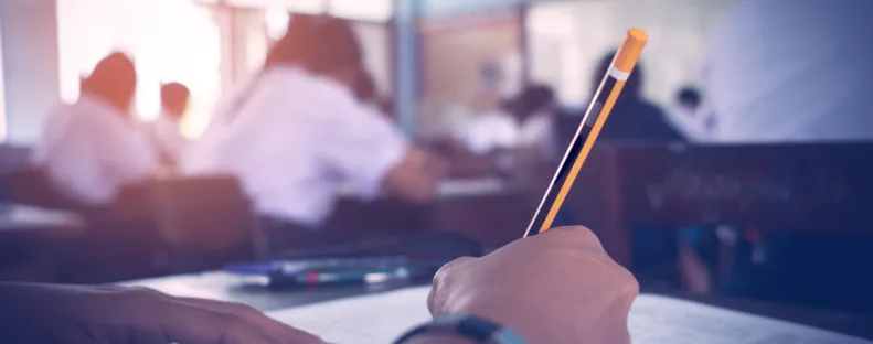 Behívták az igazgatóhelyettest a vizsgára: amit a ceglédi fiú vele tett, azért bíróság elé áll