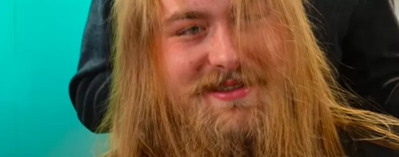 Hat éve nem volt fodrásznál a srác: durva átváltozás a szalonban