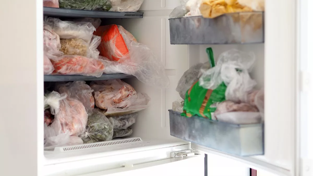 Szörnyű felfedezés egy kis faluban: két csecsemő holttestét találták meg egy fagyasztóban