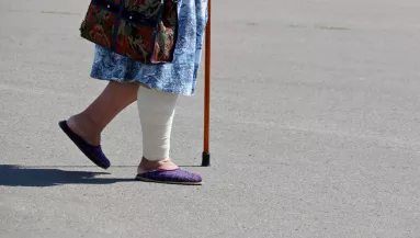 Odalépett a 88 éves nénihez a férfi Kazincbarcikán: borzalmas, amit ezután tett