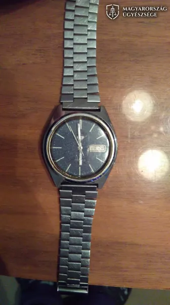 lopás, jános, szoknya, paróka, bűnügy, krimi, rendőrség, ügyészség,