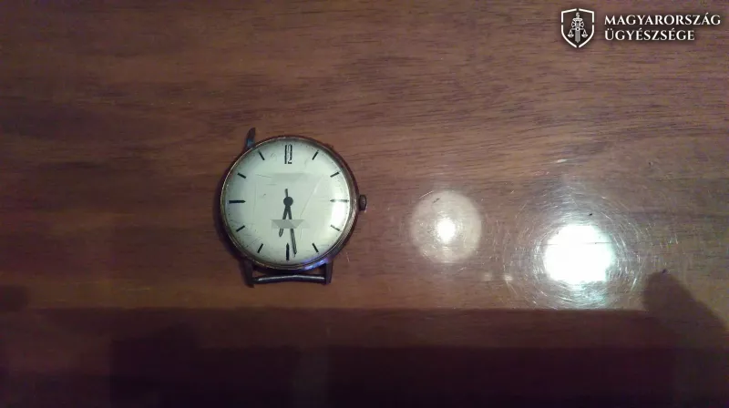 lopás, jános, szoknya, paróka, bűnügy, krimi, rendőrség, ügyészség,