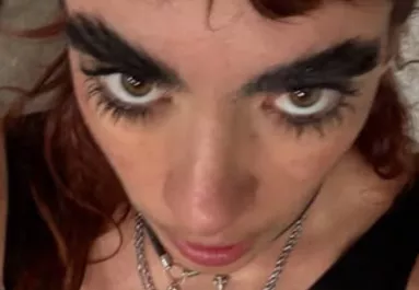 Négy éve nem borotválkozik Martina, már az arca is szőrös - Videók