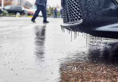 Ónos eső és havazás miatt adtak ki riasztás 5 vármegyére