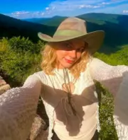 Holtan találták a mentőcsapatok a 21 éves lány a hegyen: a kutyája nem tágított mellőle