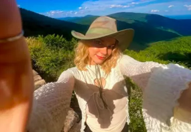 Holtan találták a mentőcsapatok a 21 éves lány a hegyen: a kutyája nem tágított mellőle