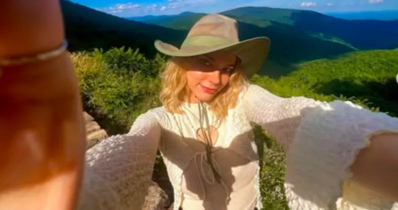 Holtan találták a mentőcsapatok a 21 éves lány a hegyen: a kutyája nem tágított mellőle