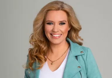 "25 kiló plusz" - Hihetetlen képek készültek az ATV műsorvezetőjéről